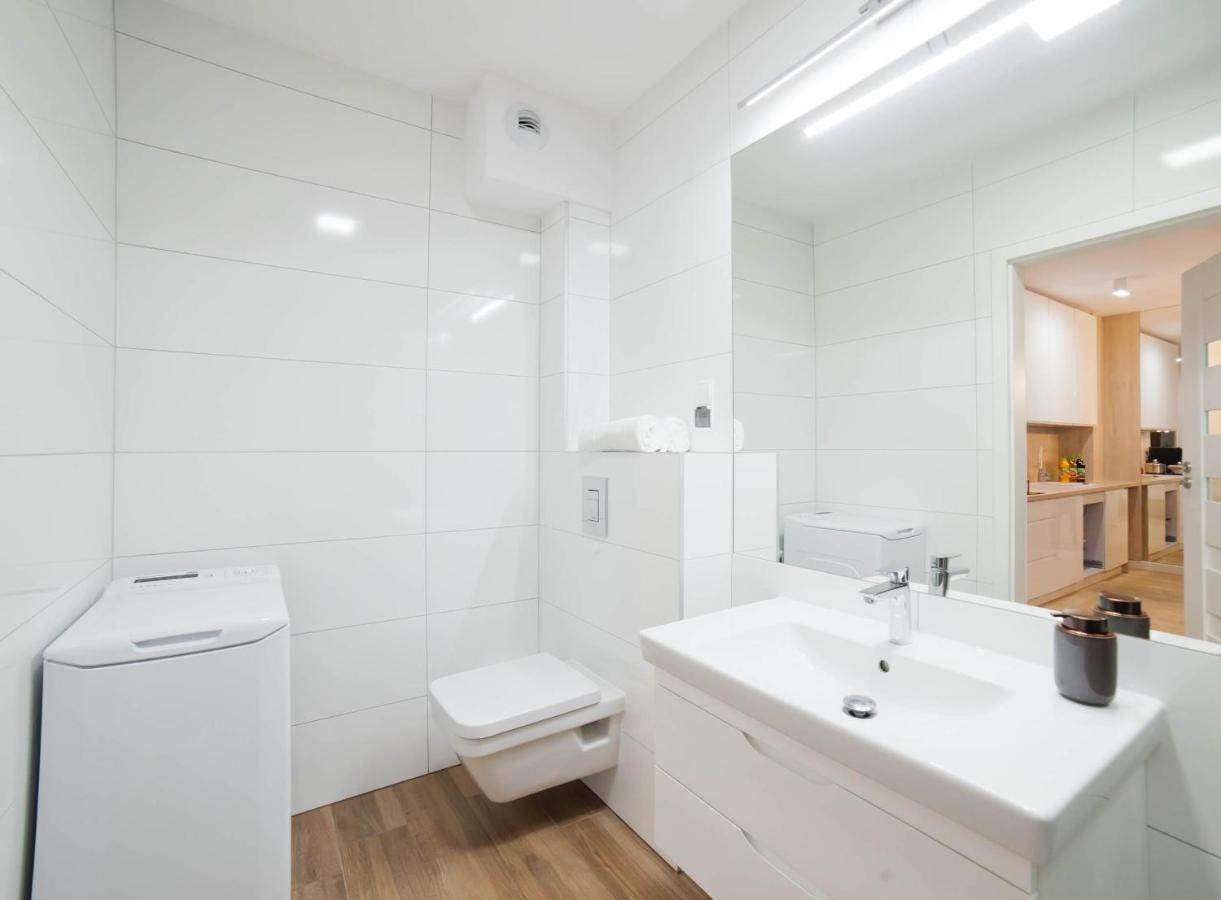 Apartment Porty B103 Nadmorskie Tarasy Pool Sauna Parking Kolobrzeg